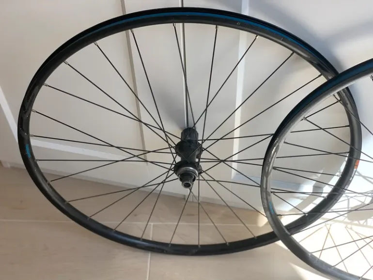 Used Shimano RS DISC bike — image 2 of 6
