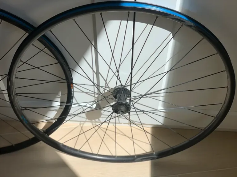 Used Shimano RS DISC bike — image 3 of 6