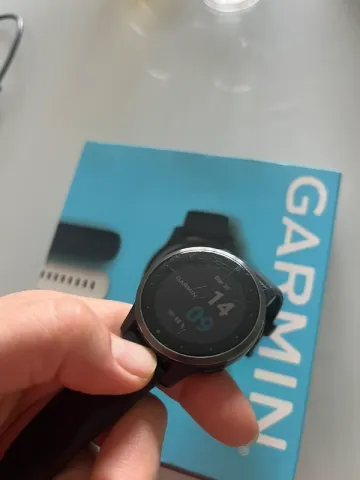 Used Garmin Vivoactive 4S bike — image 4 of 4