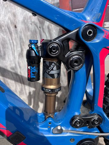 Used Fox FLOAT X2 Factory 2023 bike — image 1 of 2