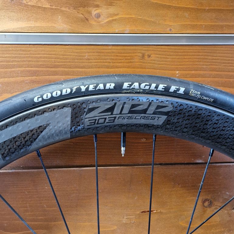 Używany Zipp 303 disco Firecrest 2021 bike — zdjęcie 3 z 6
