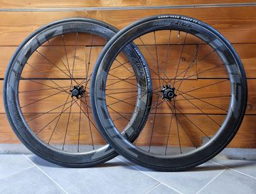 Käytetty Zipp 303 disco Firecrest 2021 Wheels