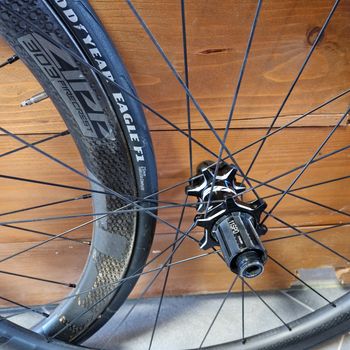 Używany Zipp 303 disco Firecrest 2021 bike — zdjęcie 6 z 6
