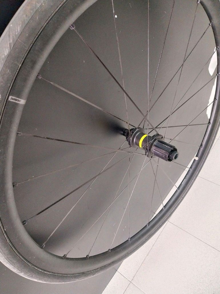 Used Mavic Ksyrium S disc 2024 bike — image 1 of 4