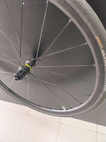 Used Mavic Ksyrium S disc 2024 bike — image 3 of 4