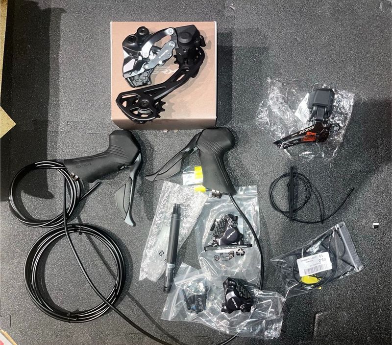 Used Shimano GRX 825 Di2 2025 Groupset