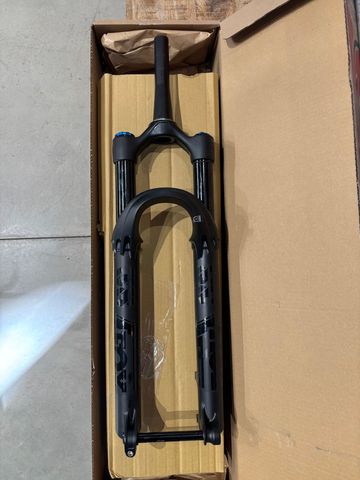Käytetty FOX Horquilla de MTB 38 Float GRIP X2 Performance Elite Series 29’’ 1.5’’ Tapered 15x110 Kabolt 44mm Offset 2025 Fork