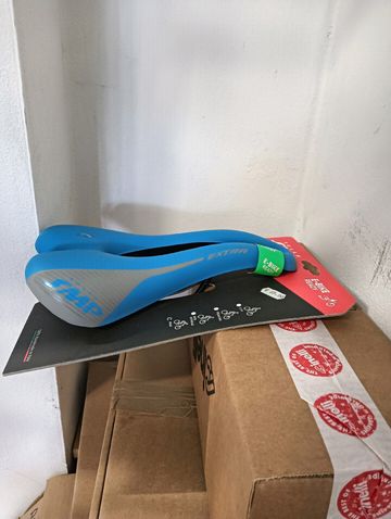 Käytetty Selle Smp Extra 2025 Saddles & Seatposts