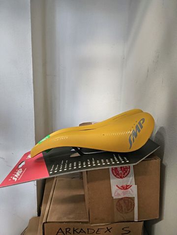 Käytetty Selle Smp Extra 2025 Saddles & Seatposts