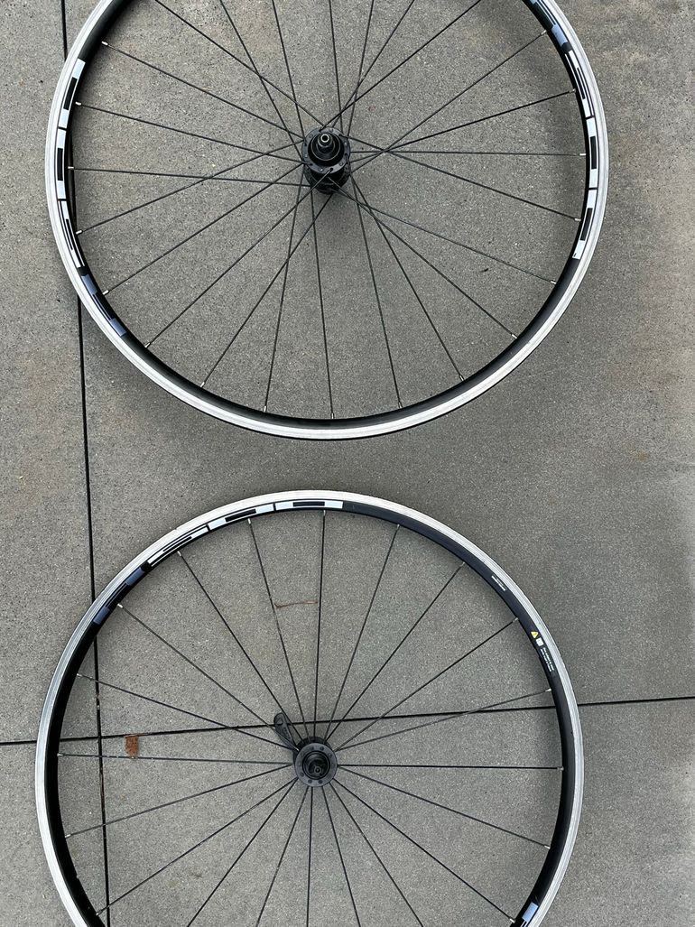 Used Shimano WH-R501 Wheelset – $ 97 | buycycle