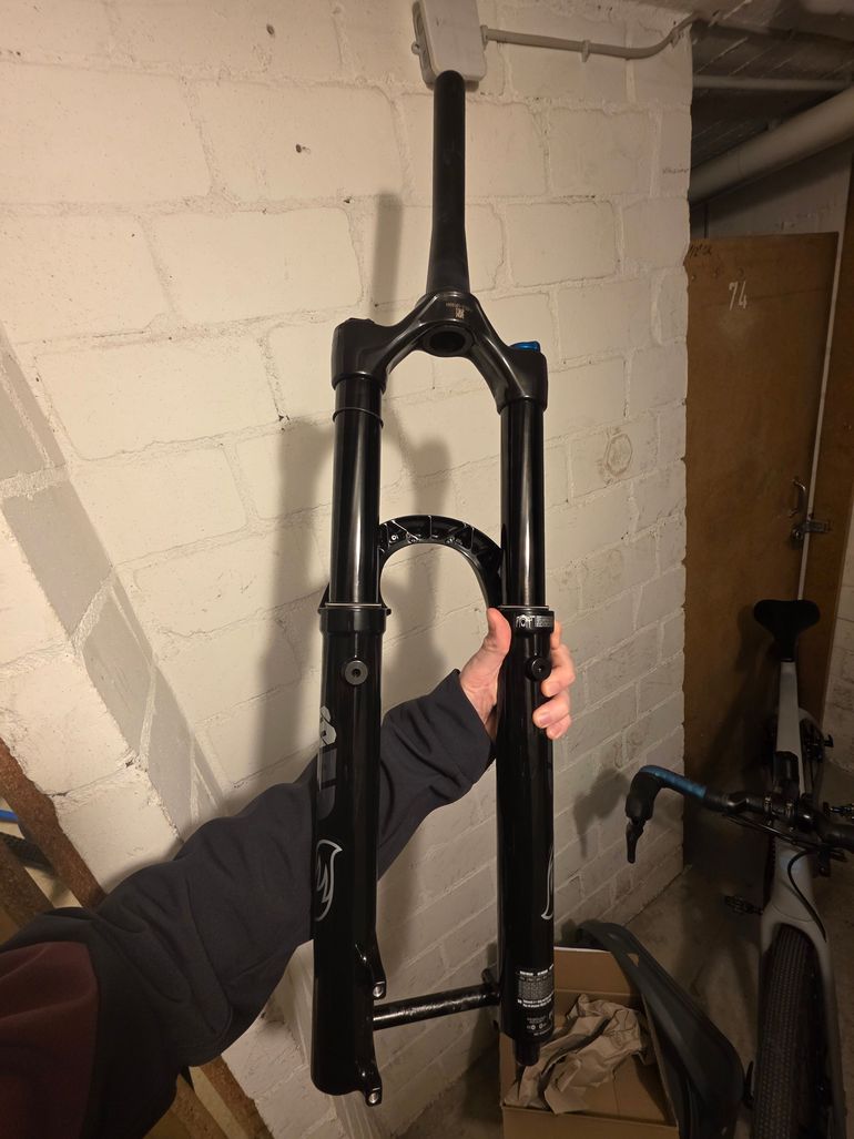 Gebrauchtes Fox 38 float 2023 bike — Bild 18 von 20