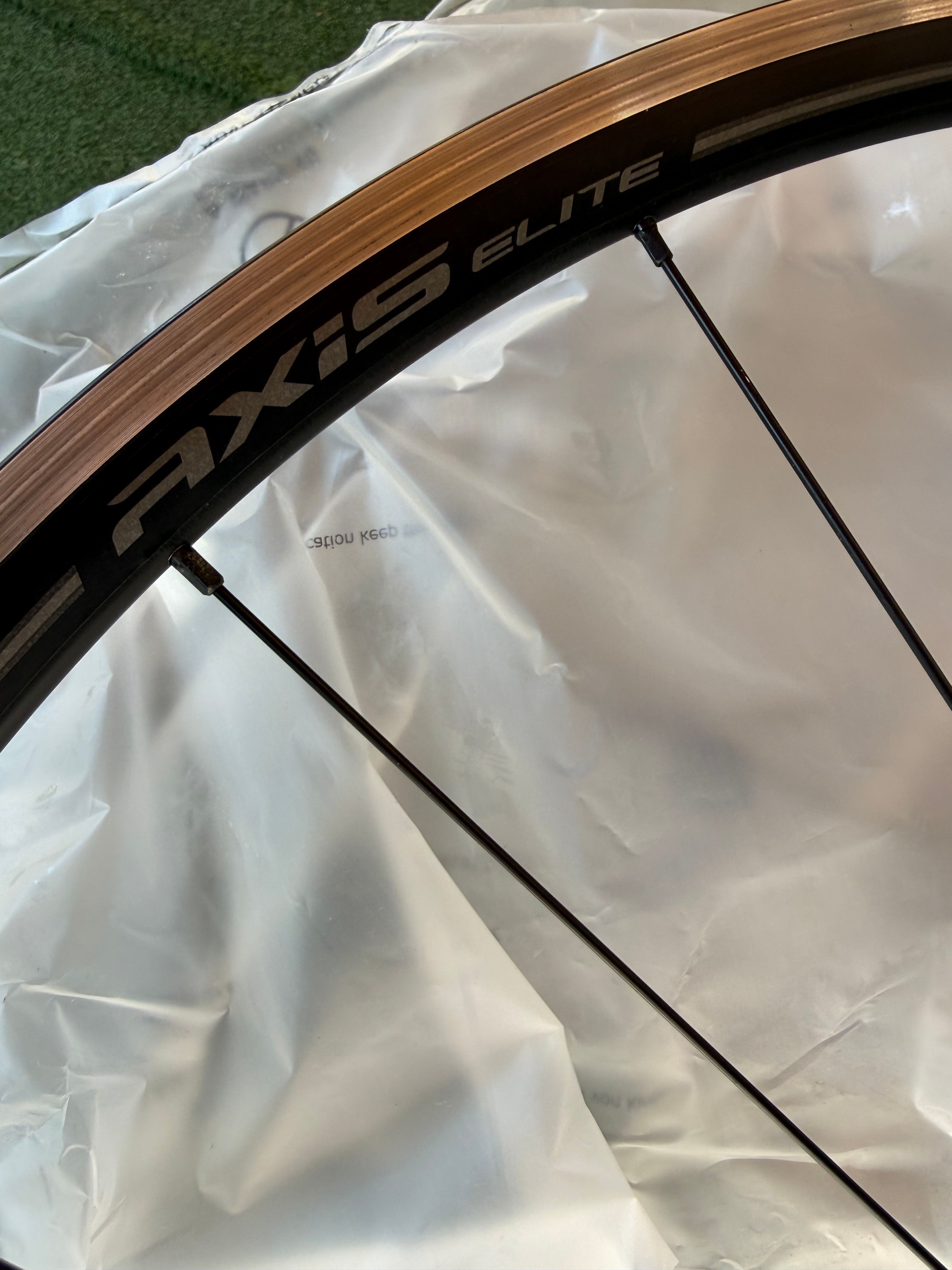 Used Specialized Axis Elite 700c Wheelset – € 55 | buycycle