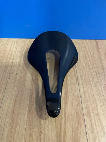 Used Sella Italia Racing Bike Saddle Saddles & Seatposts
