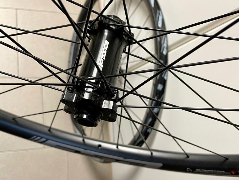Used Fsa E-MTB Carbon i29 2022 bike — image 6 of 8