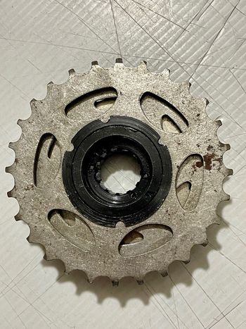 Used sconosciuto 6 speed 1985 bike — image 4 of 5
