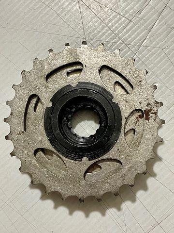 Used sconosciuto 6 speed 1985 bike — image 4 of 5