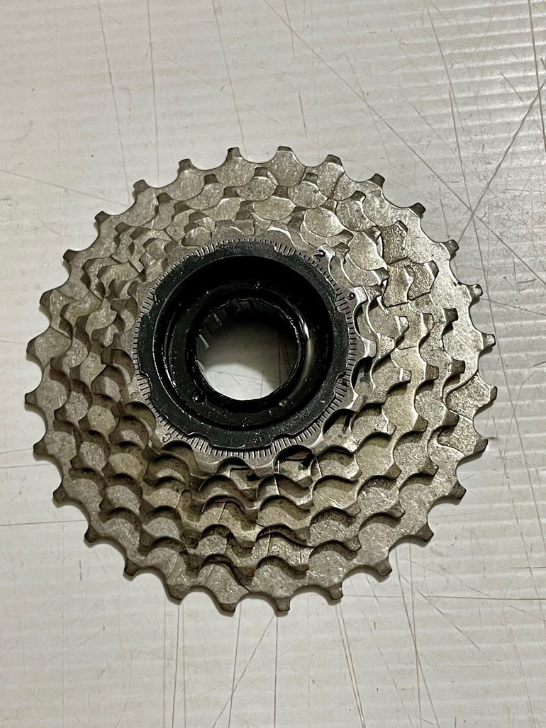 Used sconosciuto 6 speed 1985 bike — image 1 of 5