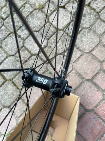 Used Dt Swiss AR 1600 Spline 30 db 2025 bike — image 2 of 4