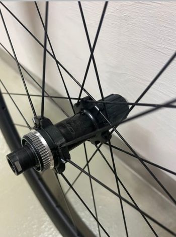 Used Ultegra ruedas carbono ultegra c60 2024 bike — image 4 of 5