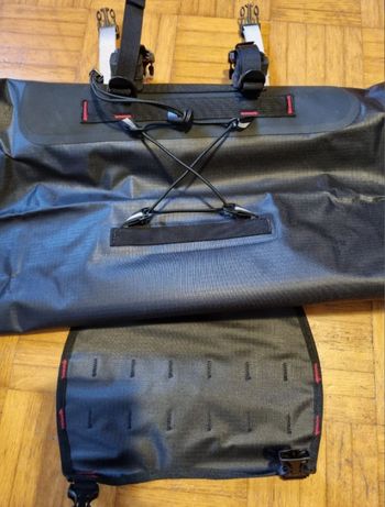 Used Revelate Design Sweetroll 15L 2024 bike — image 6 of 8