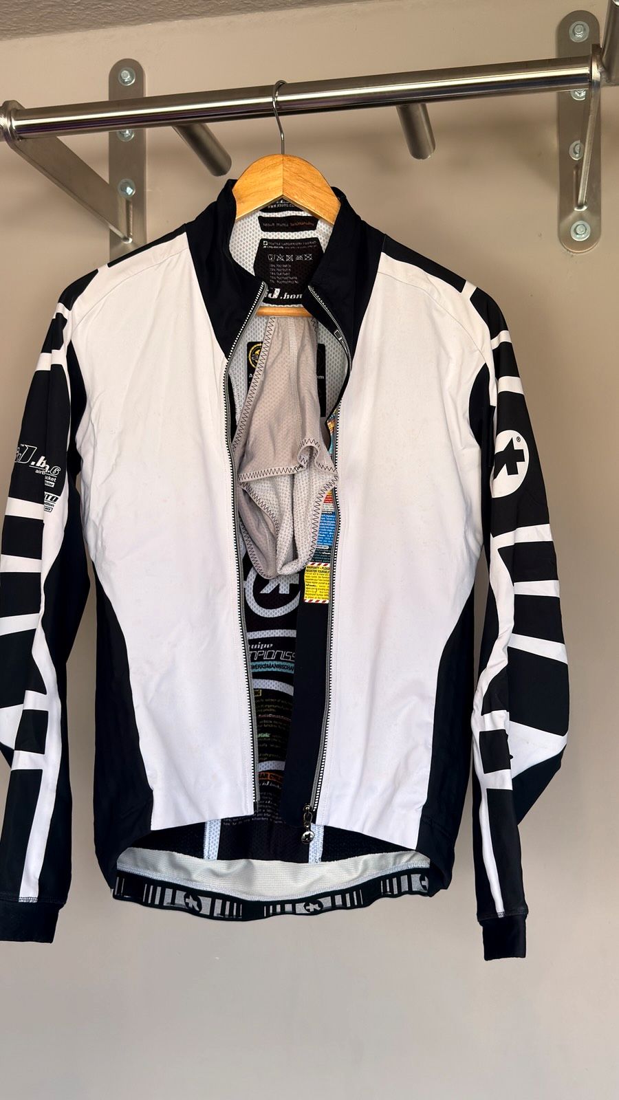 ASSOS iJ.bonka.6 Mille　アソス　ボンカジャケット Used Assos iJ.bonka.6 – € 169 | buycycle