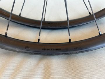 Käytetty Dt Swiss Porte Rathe 30.6 UL, buje Dt swiss 180, radios carbono 2024 Wheels
