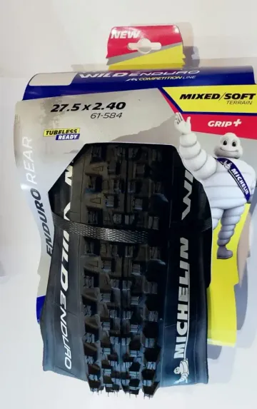 Michelin Wild Enduro Rear Tyres & Tubes usato