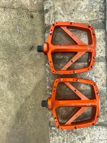 Used PNW loam pedal Drivetrain & Pedals