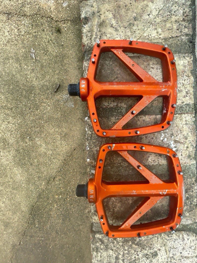 Used PNW loam pedal Drivetrain & Pedals