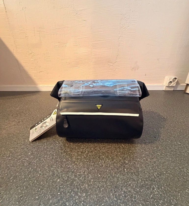 Used Topeak Handlebar DryBag 2023 bike — image 3 of 6