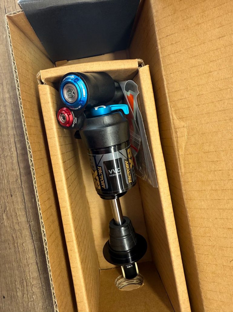 Brugt Fox DHX2 factory trunnion 2024 bike — billede 2 af 2