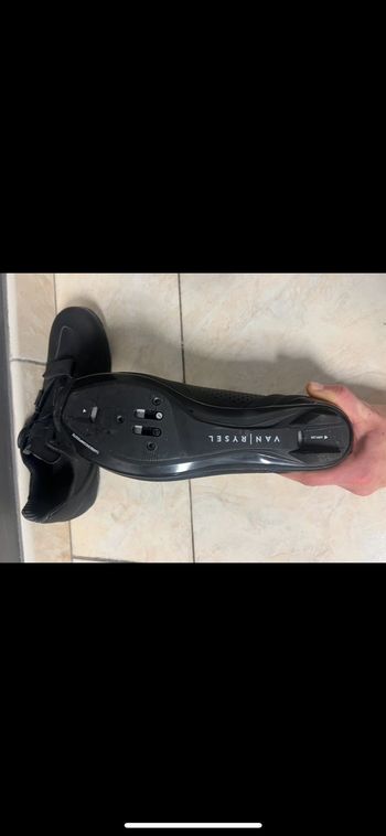 Used Van Rysel carbon bike — image 1 of 2