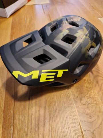 MET Terranova MIPS 2022 Cycling Clothing usato