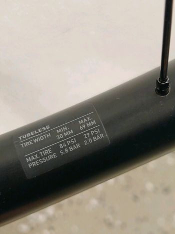Used Dt Swiss Gravel LN 2022 bike — image 7 of 10