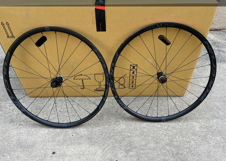 Used Fulcrum Racing Rapid Red 500 650b DB Wheelset - HG11 – $ 100