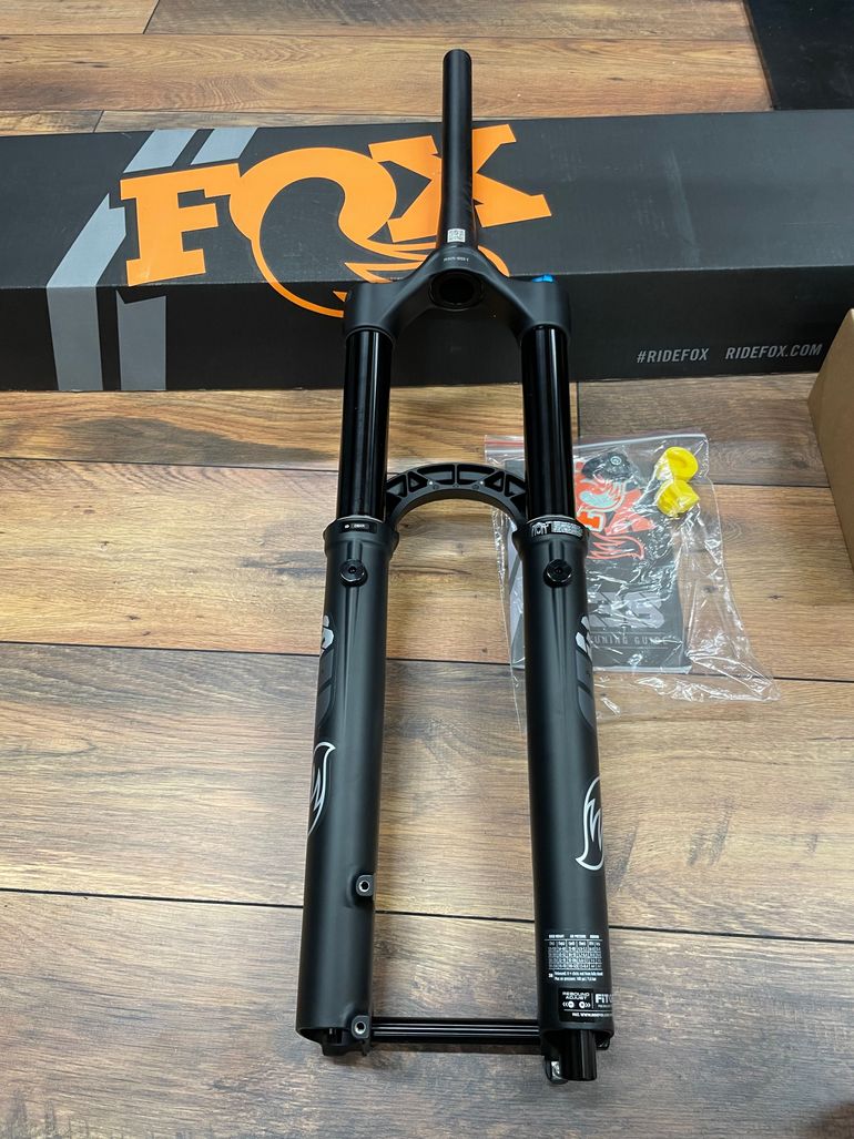 Brugt Fox 38 Float 2022 bike — billede 2 af 6