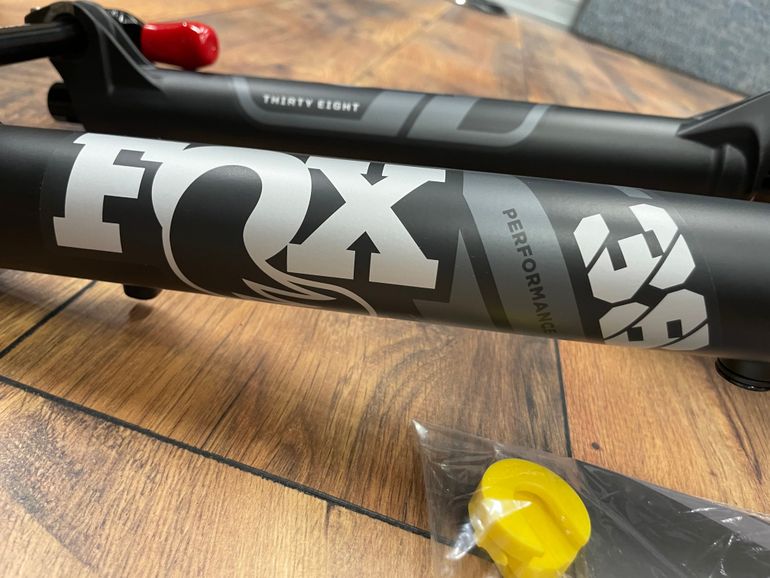 Brugt Fox 38 Float 2022 bike — billede 3 af 6