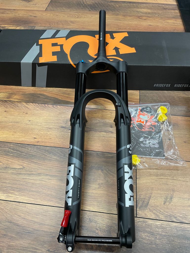 Brugt Fox 38 Float 2022 bike — billede 4 af 6