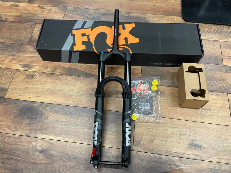 Brugt Fox 38 Float 2022 bike — billede 5 af 6