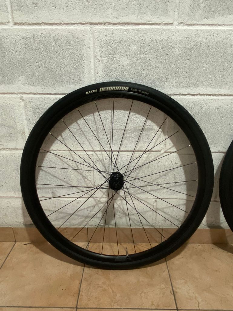 Used expert - disc Merida -Expert - disc 2024 bike — image 2 of 6
