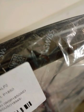 Used Dt Swiss p1850 2022 bike — image 4 of 10