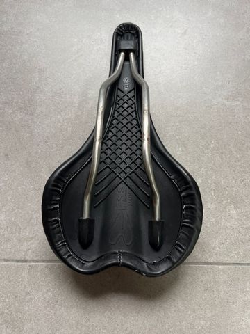 Used ESSAX Ergonómic 2017 bike — image 3 of 4