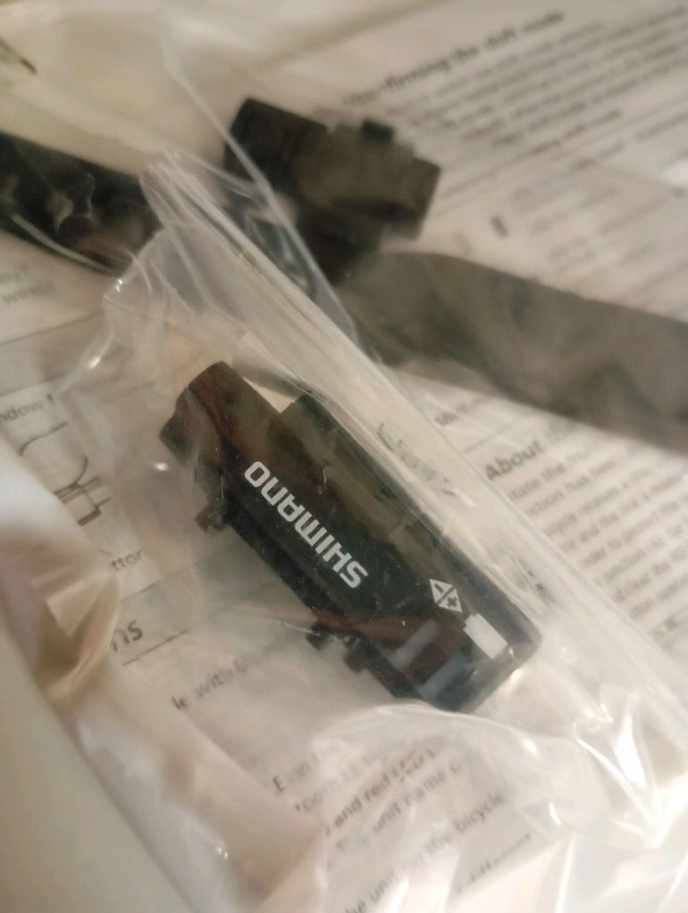 Used Shimano di2 port 3 fori 2022 bike — image 2 of 7