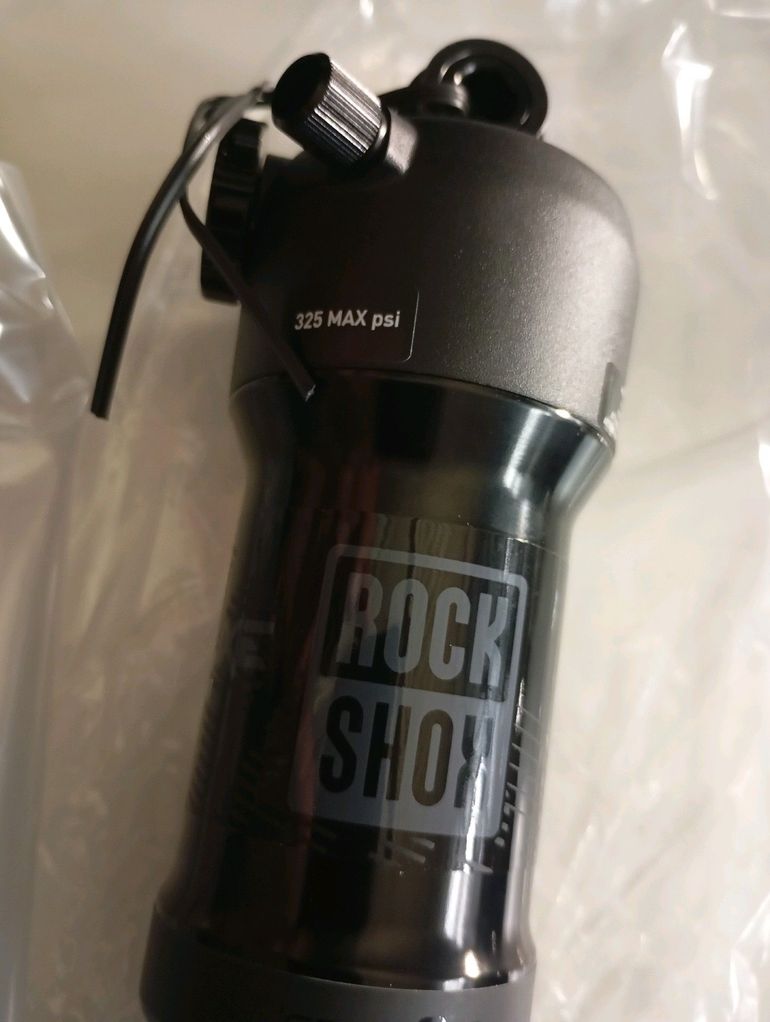 RockShox Deluxe Select ＋ 190mm/40mm Amazon.com: RockShox Super Deluxe Ultimate C2, Rear shock, 190x45