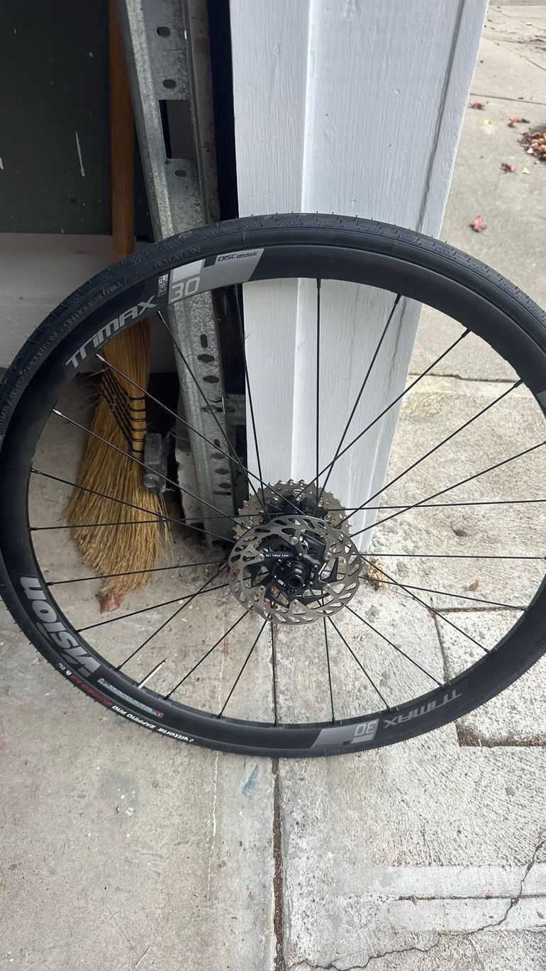 Used Vision lVision Trimax 30 Disc Wheelset – $ 320 | buycycle