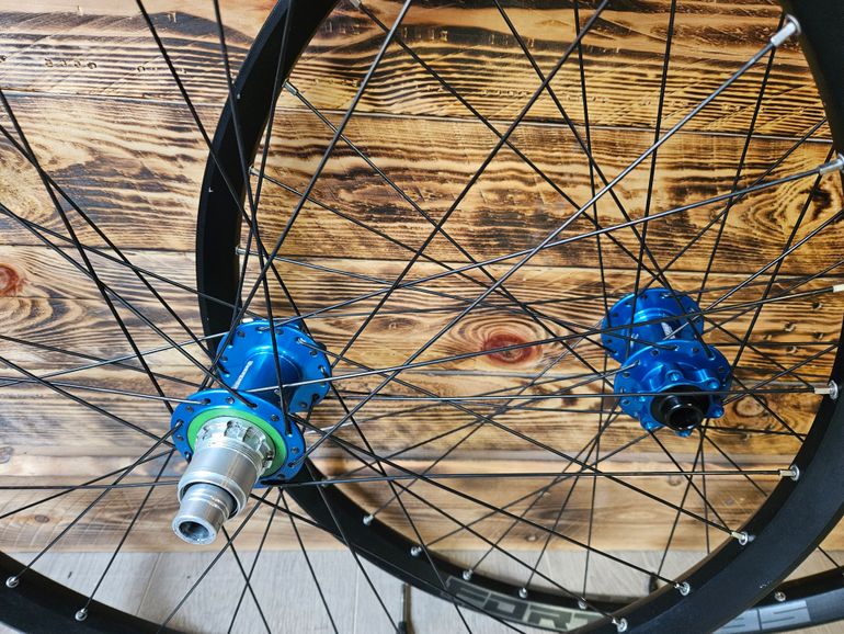 Brugt Hope Fortis 35W 27.5'' 2022 bike — billede 3 af 4