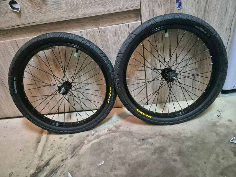 Used Maxxis bookmarm 2020 Wheels