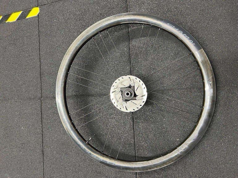 Used Campagnolo shamal carbon 2022 bike — image 10 of 11