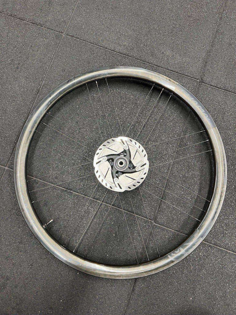 Used Campagnolo shamal carbon 2022 bike — image 8 of 11