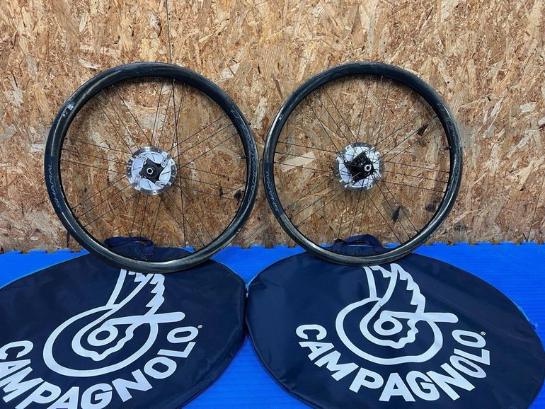 Used Campagnolo shamal carbon 2022 bike — image 11 of 11
